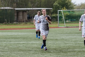 Bild 179 - B-Juniorinnen Ellerau - St. Pauli : Ergebnis: 1:1